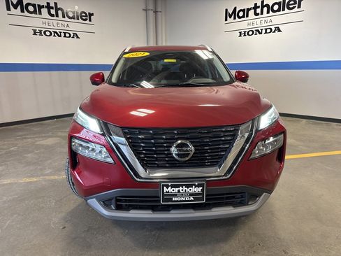 Used 2021 Nissan Rogue SV w/ Premium Package image 2