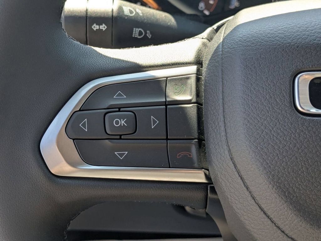 New 2026 Jeep Compass Latitude AWD/4WD image 18