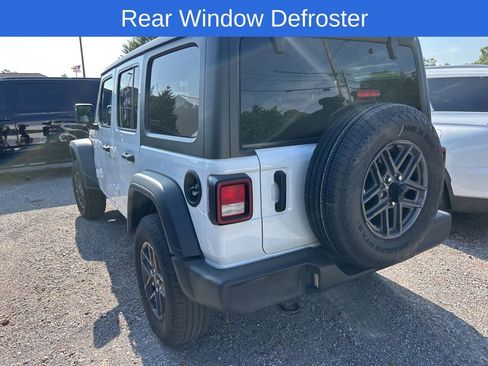 Used 2025 Jeep Wrangler Unlimited Sport AWD/4WD image 5