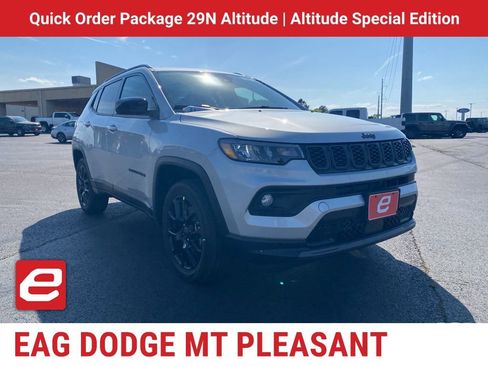 New 2026 Jeep Compass Latitude AWD/4WD image 1