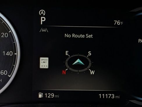 Used 2022 Genesis GV70 2.5T w/ Select Package image 9