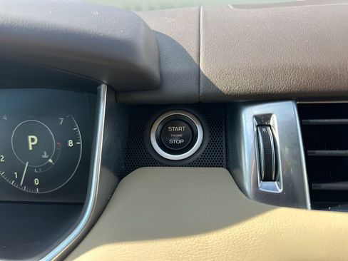Used 2017 Land Rover Range Rover Sport HSE image 24