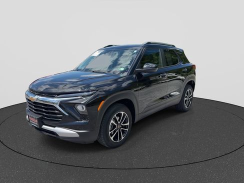 Used 2025 Chevrolet TrailBlazer LT AWD/4WD image 4