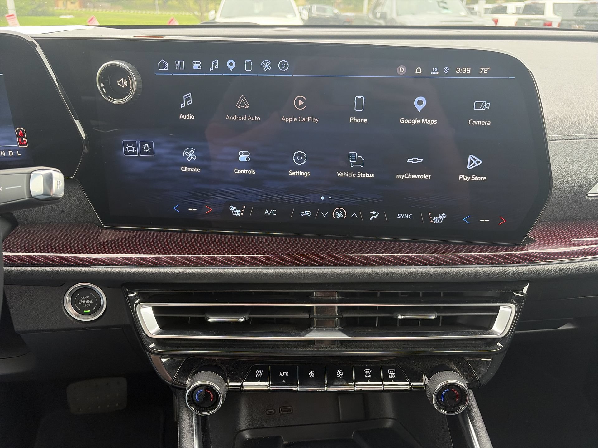 Used 2025 Chevrolet Traverse Z71 w/ Driver Confidence Package AWD/4WD image 14