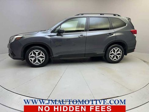 Used 2024 Subaru Forester Premium AWD/4WD image 2
