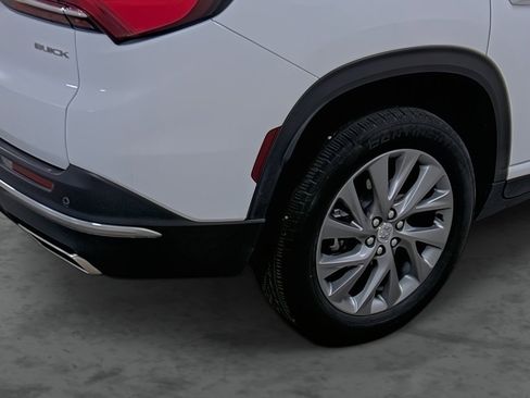 Used 2025 Buick Enclave Preferred AWD/4WD image 12