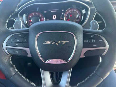 Used 2015 Dodge Challenger SRT Hellcat RWD image 11