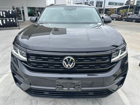 Used 2023 Volkswagen Atlas Cross Sport SEL R-Line AWD/4WD image 2