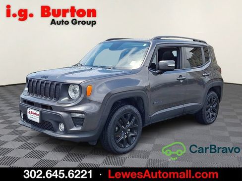 Used 2019 Jeep Renegade Altitude w/ UConnect 8.4 Nav Group AWD/4WD image 3