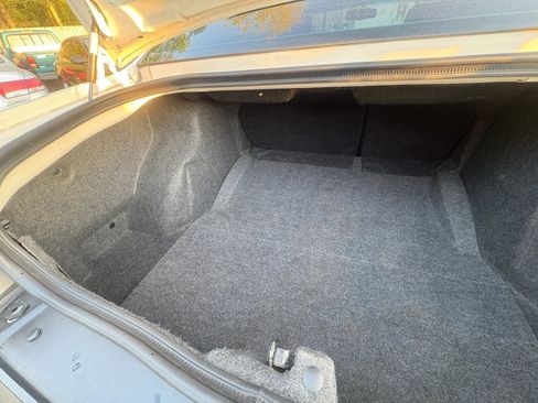 Used 2010 Dodge Challenger R/T image 19