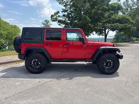 Used 2015 Jeep Wrangler Unlimited Sport w/ Quick Order Package 24S AWD/4WD image 9