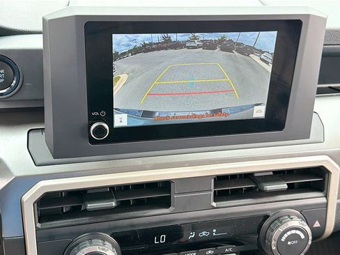 Used 2024 Toyota Tacoma SR5 AWD/4WD image 15