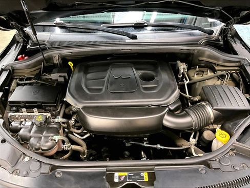 Used 2021 Jeep Grand Cherokee Laredo image 12