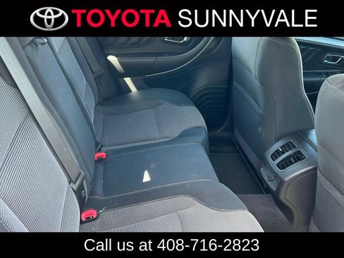Used 2015 Ford Taurus SEL FWD image 4