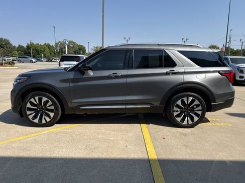 Used 2026 Ford Explorer Platinum w/ LUX Leather Package AWD/4WD image 19