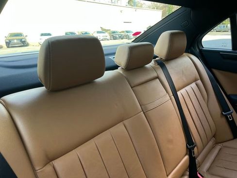Used 2013 Mercedes-Benz E 350 4MATIC Sedan image 31