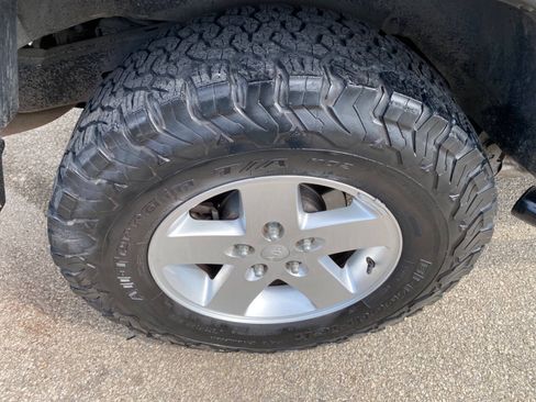 Used 2009 Jeep Wrangler X AWD/4WD image 11