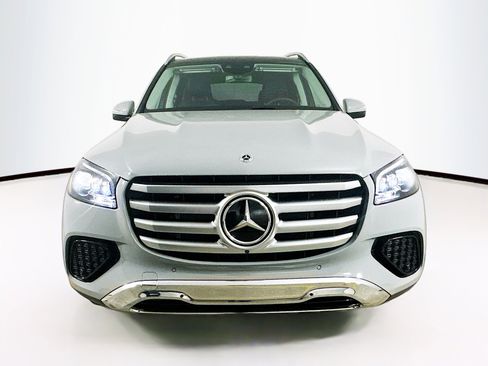 Used 2026 Mercedes-Benz GLS 450 4MATIC image 2