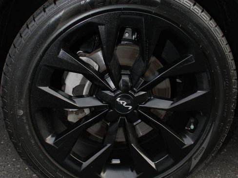 Used 2023 Kia Sorento SX image 11