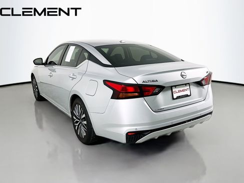 Used 2024 Nissan Altima 2.5 SV image 10