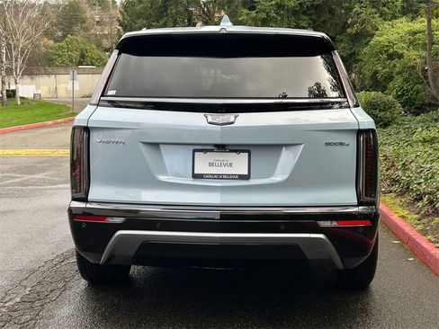 New 2026 Cadillac Vistiq Sport image 4