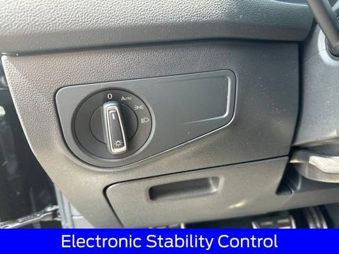 Used 2023 Volkswagen Tiguan SE R-Line AWD/4WD image 19