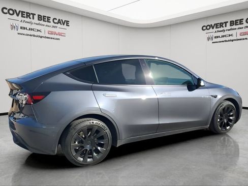 Used 2021 Tesla Model Y Long Range image 10