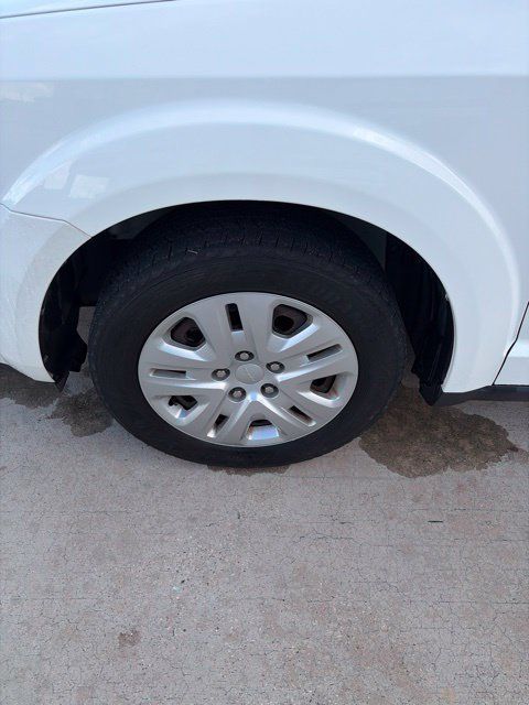 Used 2020 Dodge Journey SE FWD image 15
