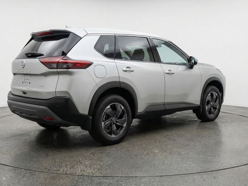 Used 2025 Nissan Rogue SV image 9