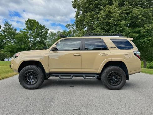 Used 2016 Toyota 4Runner TRD Pro AWD/4WD image 50