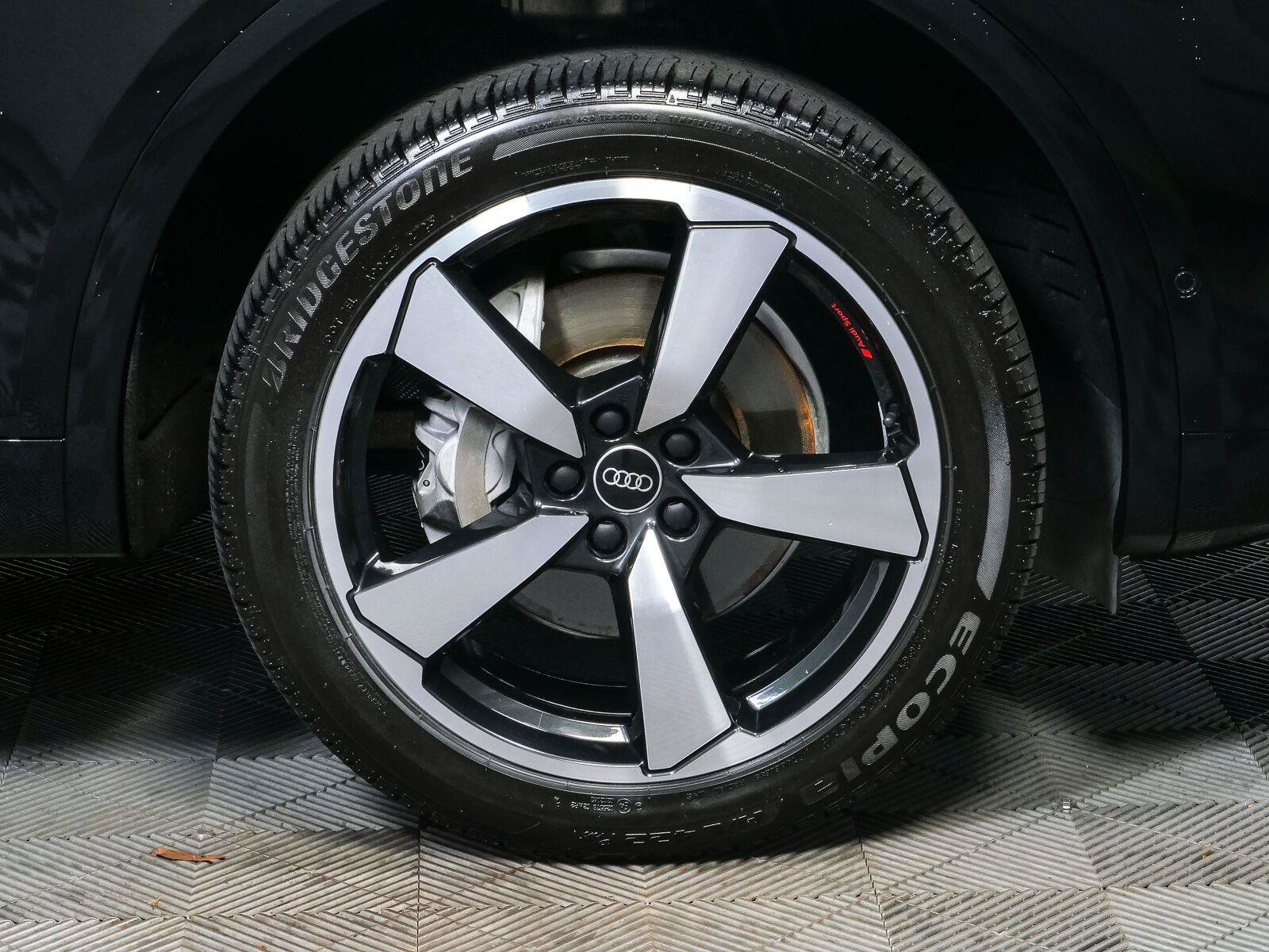 Used 2023 Audi Q5 2.0T Prestige w/ Prestige Package AWD/4WD image 39