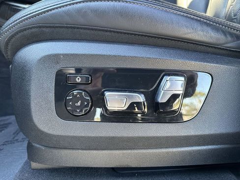 Used 2023 BMW X7 M60i w/ Executive Package image 16