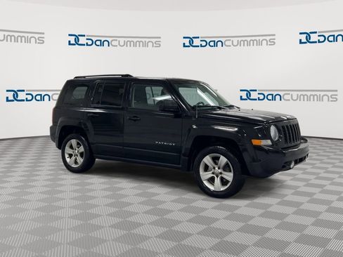 Used 2016 Jeep Patriot Latitude image 2