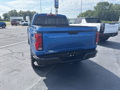 Used 2023 Chevrolet Colorado Z71 w/ Z71 Convenience Package 2 AWD/4WD image 3