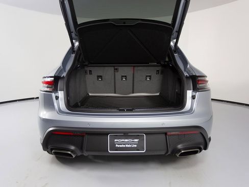 New 2026 Porsche Macan image 38