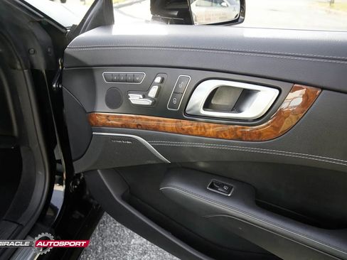Used 2013 Mercedes-Benz SL 550 w/ Premium Pkg image 24