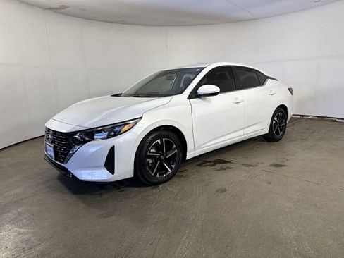 Certified 2025 Nissan Sentra SV image 2