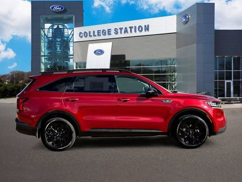 Used 2023 Kia Sorento S image 5