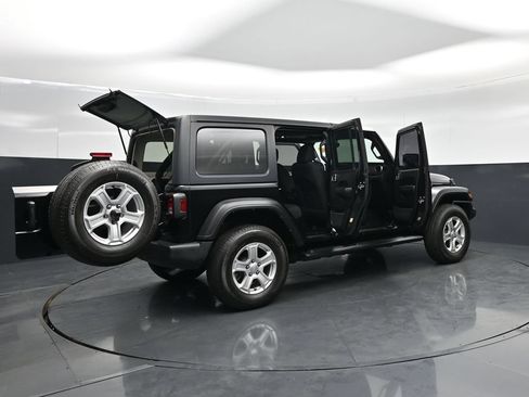 Used 2021 Jeep Wrangler Unlimited Sport AWD/4WD image 5