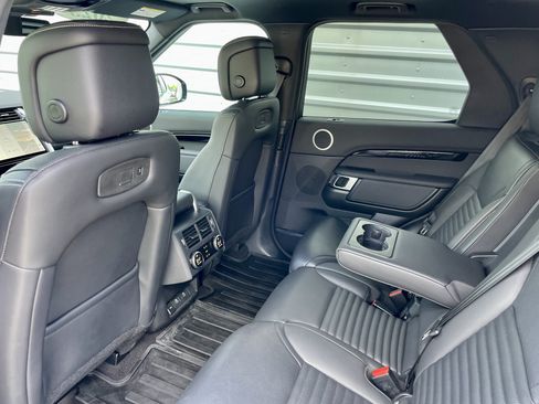 Certified 2025 Land Rover Discovery S AWD/4WD image 30