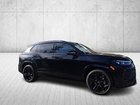 New 2026 Volkswagen Tiguan SE R-Line image 3