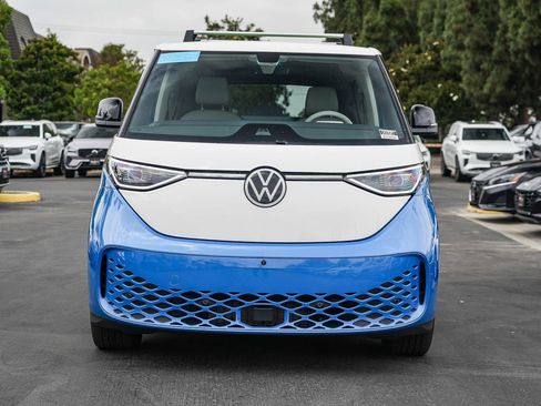 Certified 2025 Volkswagen ID. Buzz 1st Edition RWD image 5