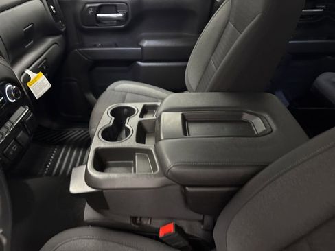 Used 2023 Chevrolet Silverado 1500 Custom AWD/4WD image 17