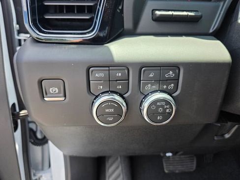 New 2026 GMC Sierra 2500 AT4 w/ AT4 Premium Plus Package AWD/4WD image 31