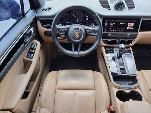 Certified 2023 Porsche Macan AWD/4WD image 21