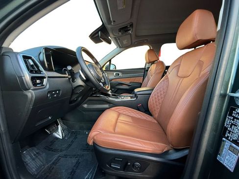 Certified 2022 Kia Sorento SX Prestige w/ Rust Color Package image 9