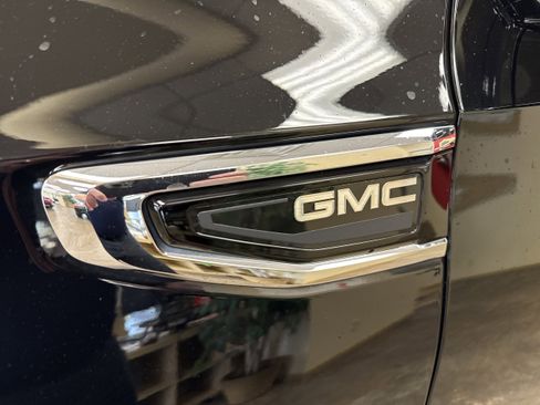 Used 2021 GMC Yukon SLT w/ SLT Luxury Plus Package AWD/4WD image 18