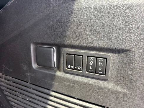 Used 2021 Chevrolet Tahoe High Country AWD/4WD image 9