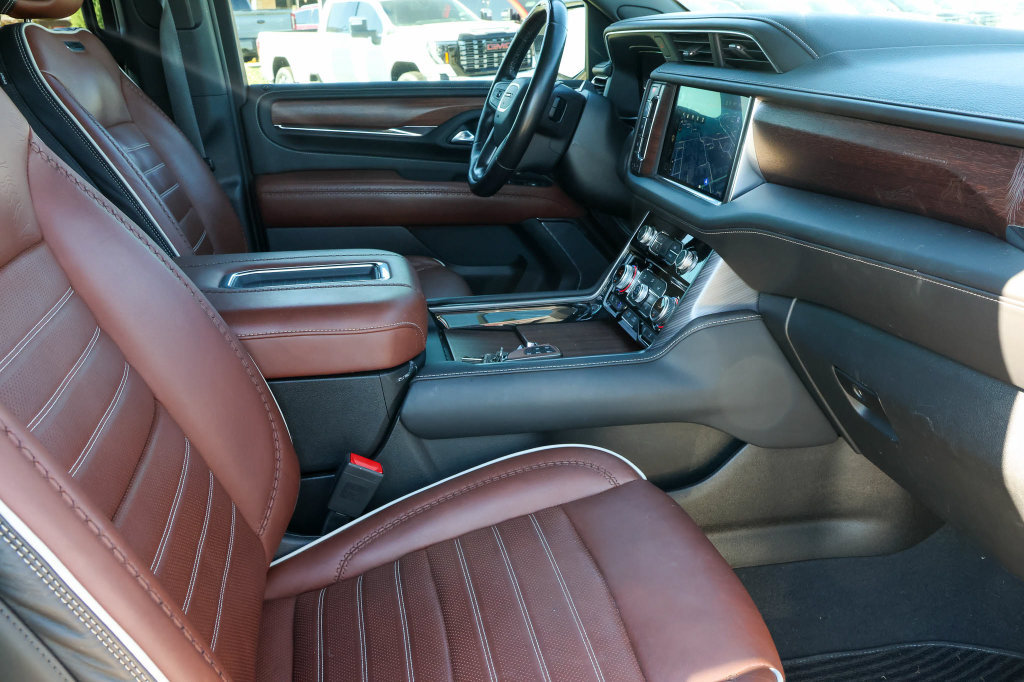 Used 2023 GMC Yukon Denali Ultimate AWD/4WD image 22