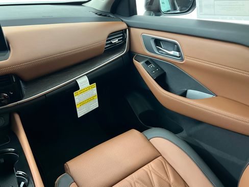 New 2026 Nissan Rogue Platinum w/ Platinum Premium Package image 10